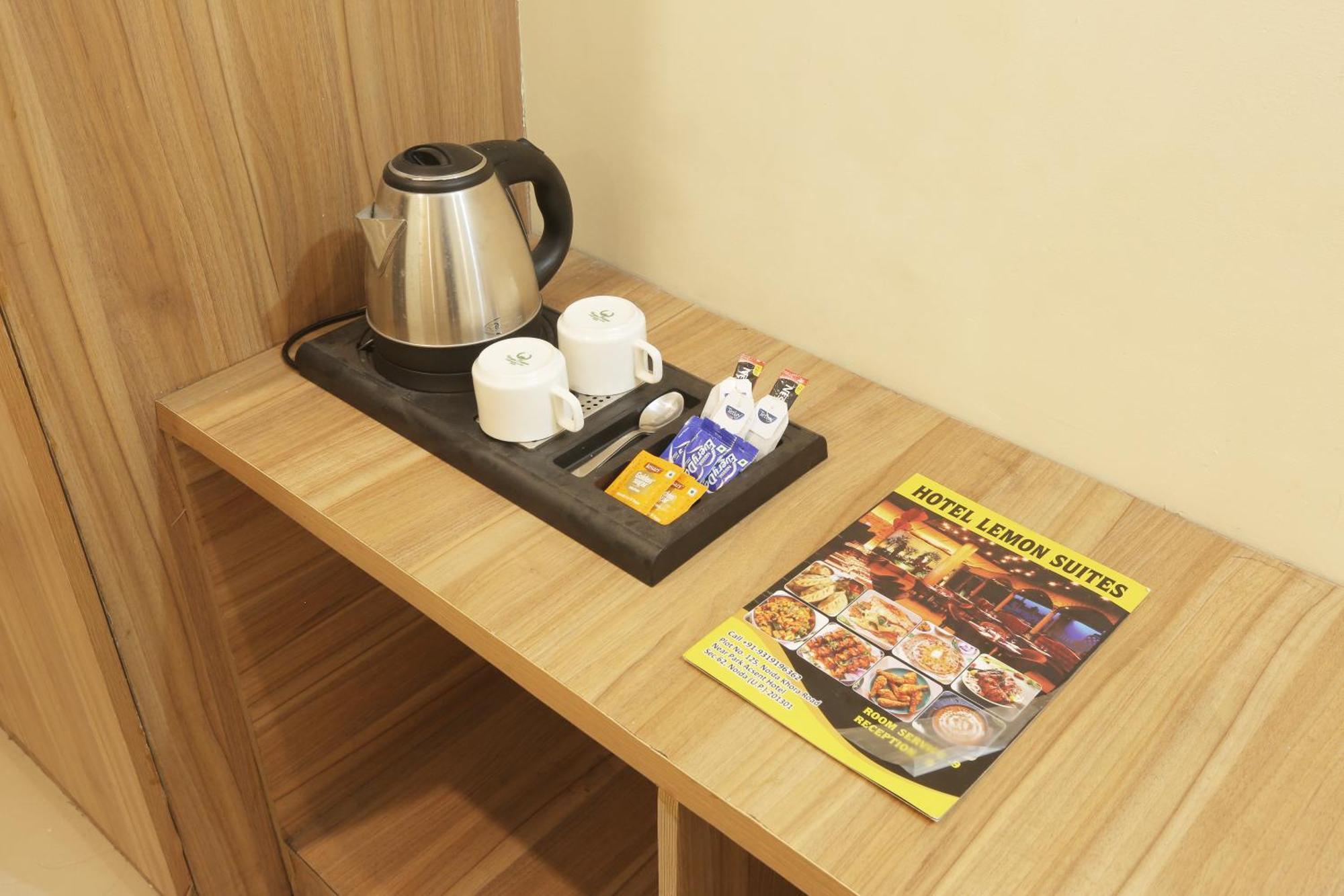 Hotel Lemon Suites & Banquet Noida Sector 62 Ngoại thất bức ảnh