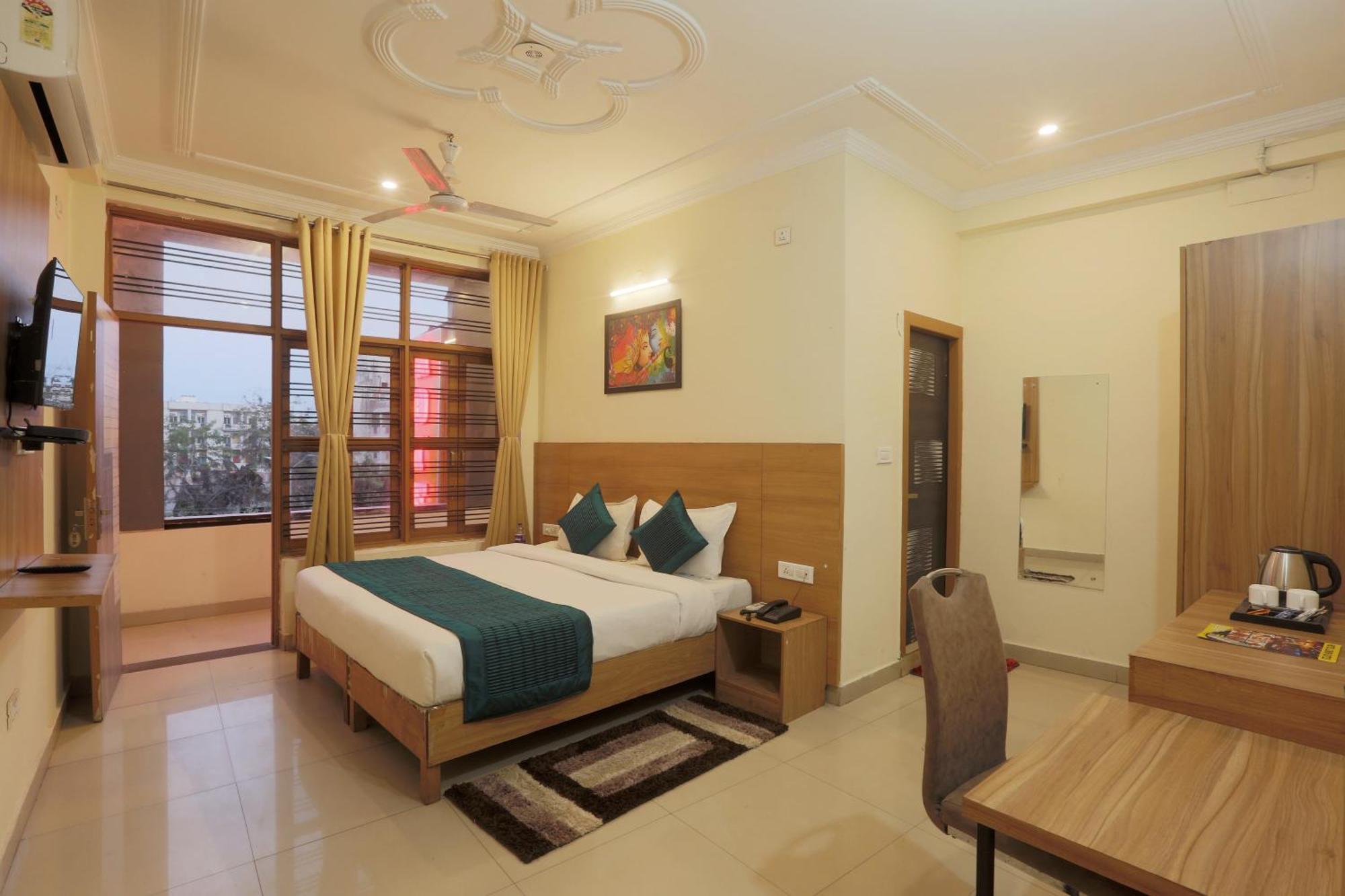 Hotel Lemon Suites & Banquet Noida Sector 62 Ngoại thất bức ảnh