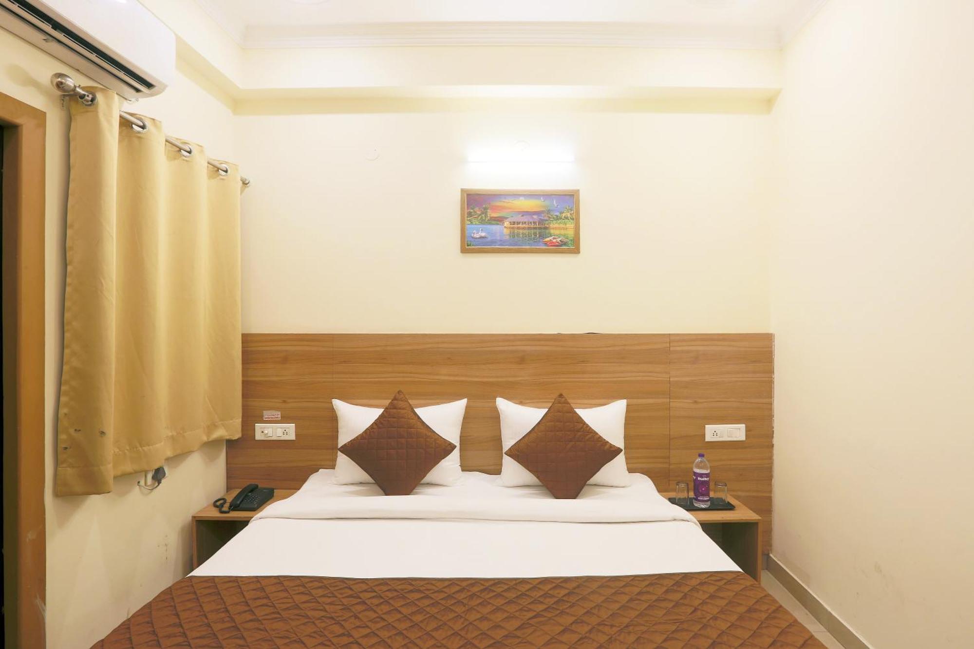 Hotel Lemon Suites & Banquet Noida Sector 62 Ngoại thất bức ảnh