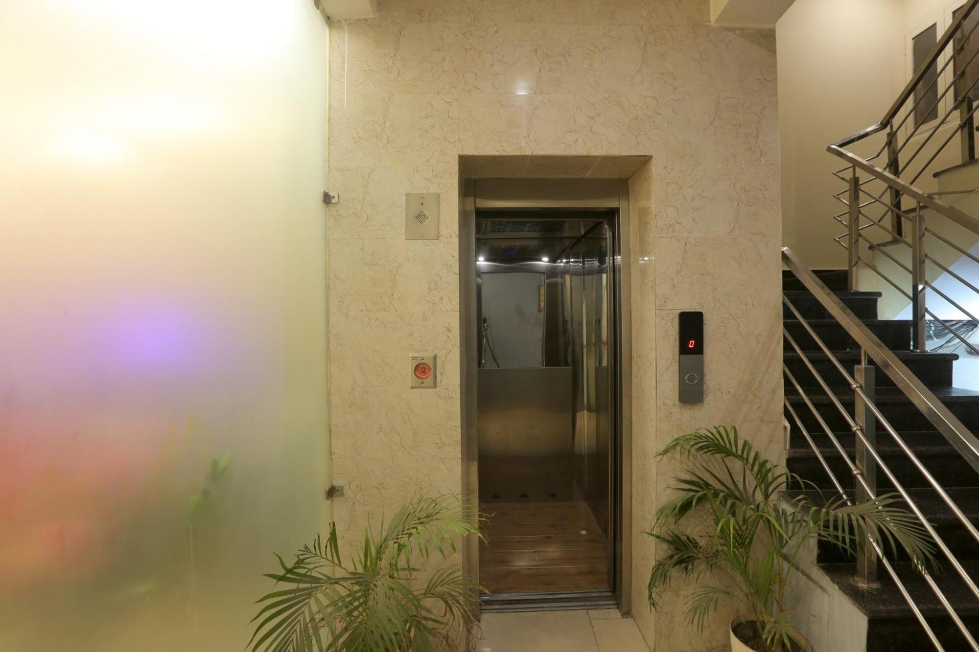 Hotel Lemon Suites & Banquet Noida Sector 62 Ngoại thất bức ảnh
