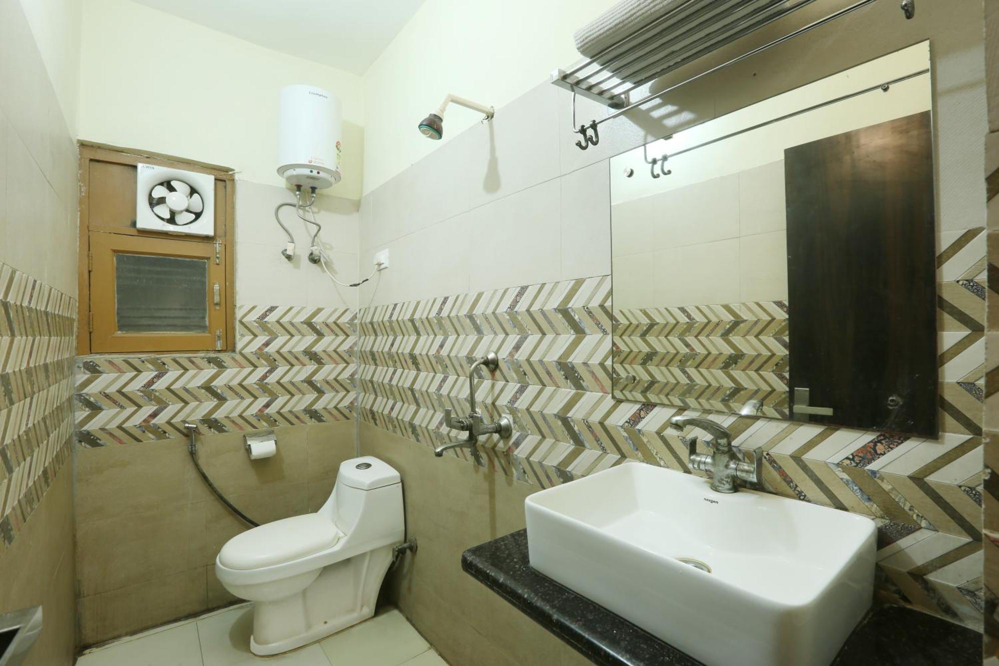 Hotel Lemon Suites & Banquet Noida Sector 62 Ngoại thất bức ảnh